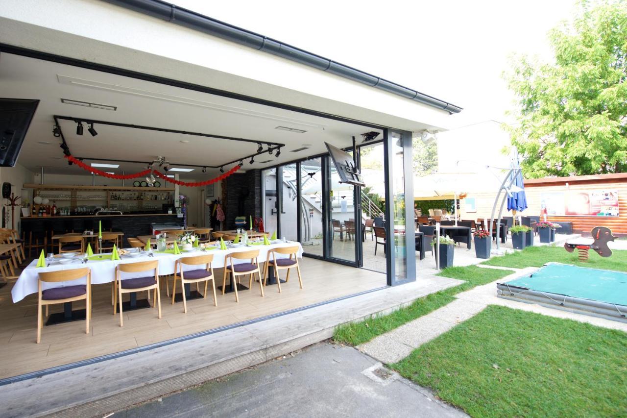 Penzion Formula Trenčín Exteriör bild