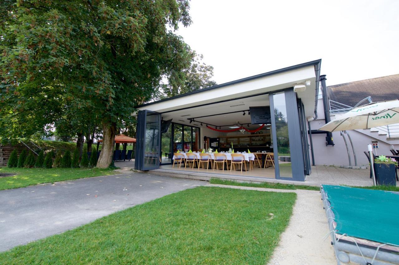 Penzion Formula Trenčín Exteriör bild