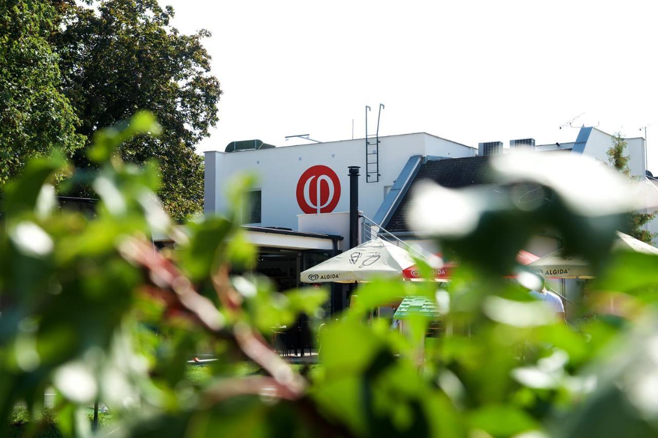 Penzion Formula Trenčín Exteriör bild